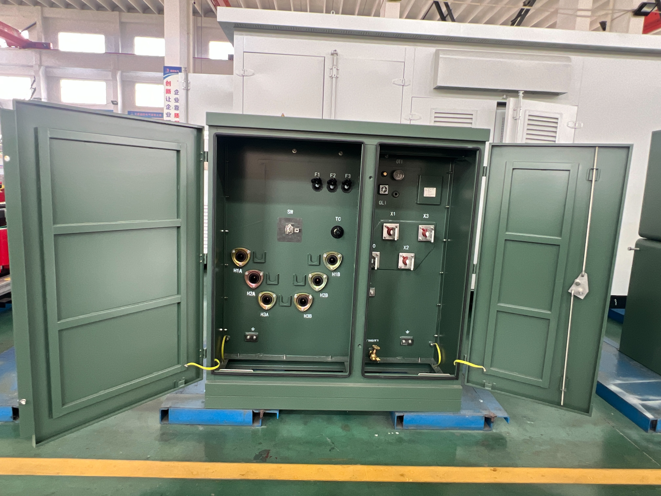 Outdoor prefabricated reference 3000 kVA 24.94/12.47 kV