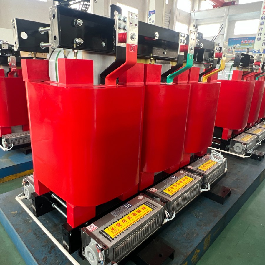 11 kV resin-cast dry-type distribution transformer in Toplit production facility